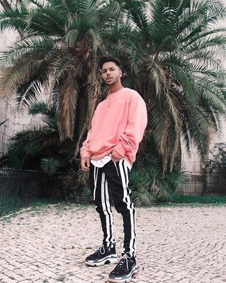 Comment porter un sweat-shirt rose