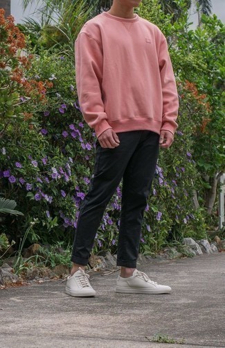 Comment porter un sweat-shirt rose