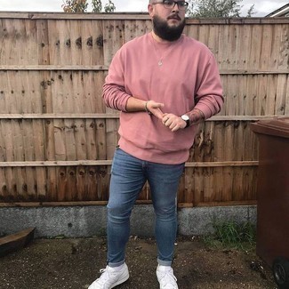 Comment porter un sweat-shirt rose