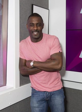 Comment porter un t-shirt rose