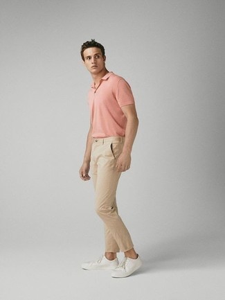 Comment porter un t-shirt rose