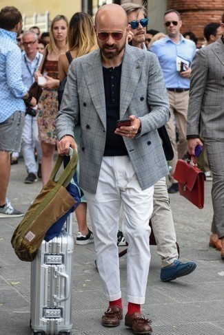 Comment porter un blazer croisé écossais après 40 ans
