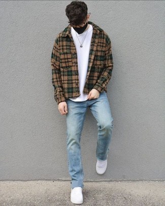 Comment porter une veste écossaise pour un style decontractés quand il fait chaud