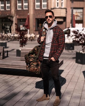 Comment porter une veste écossaise pour un style decontractés quand il fait chaud