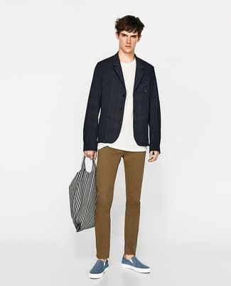 Comment porter une veste écossaise à l'adolescence