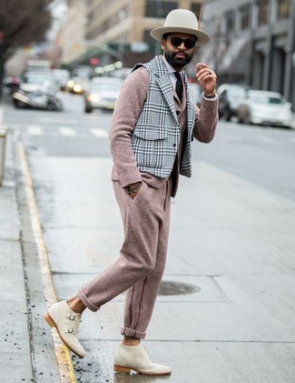 Comment porter un manteau en laine écossais en automne