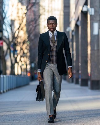 Comment porter un manteau en laine écossais pour un style elégantes en automne