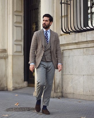 Comment porter un manteau en laine écossais pour un style elégantes en automne