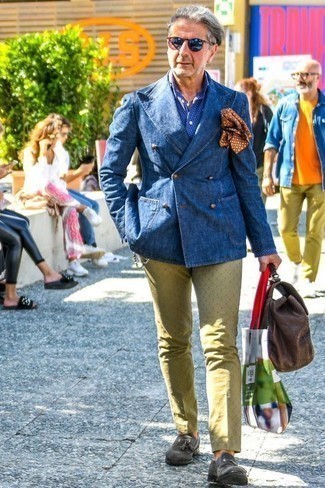 Comment porter un pantalon chino á pois en été