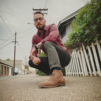 Comment porter des chaussettes á pois pour un style decontractés