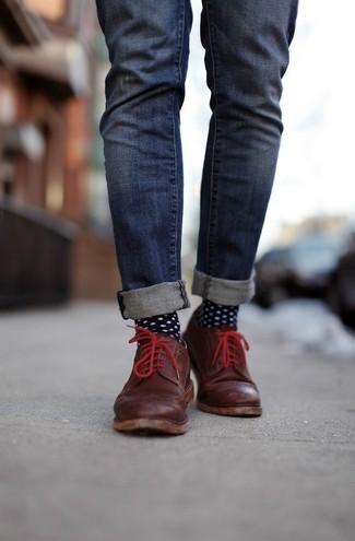 Comment porter des chaussettes á pois