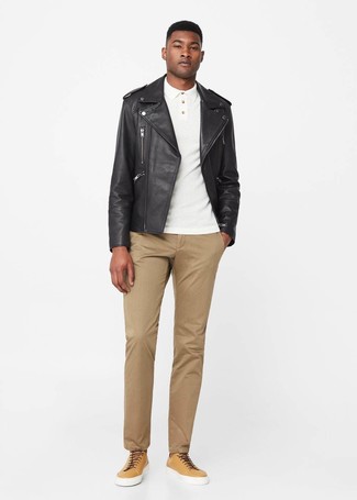 Comment porter un polo au printemps