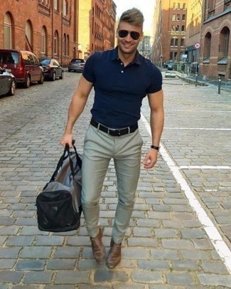 Comment porter un polo pour un style chic decontractés quand il fait très chaud