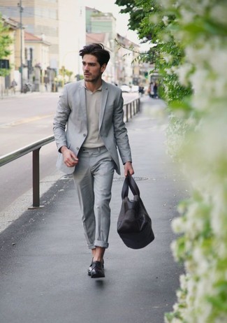 Comment porter un polo avec un costume