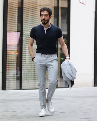 Comment porter un polo avec un costume