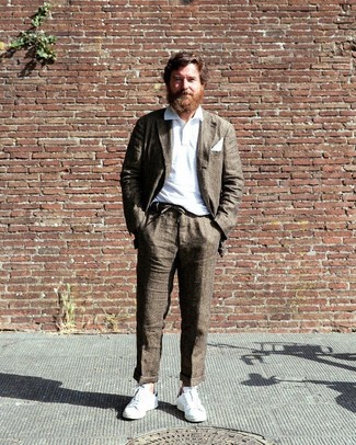 Comment porter un polo avec un costume