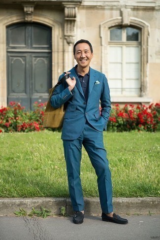 Comment porter un polo avec un costume