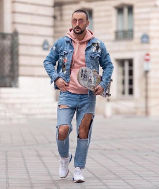 Comment porter une veste en jean imprimée