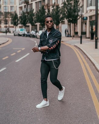 Comment porter une veste en jean imprimée