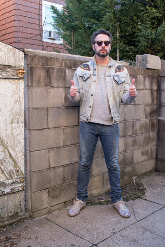 Comment porter une veste en jean imprimée