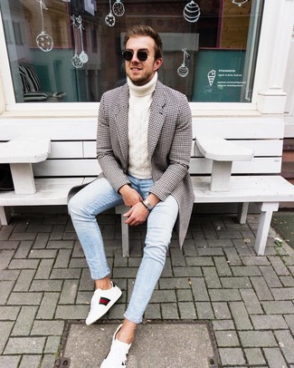 Comment porter des chaussures imprimées pour un style decontractés quand il fait frais