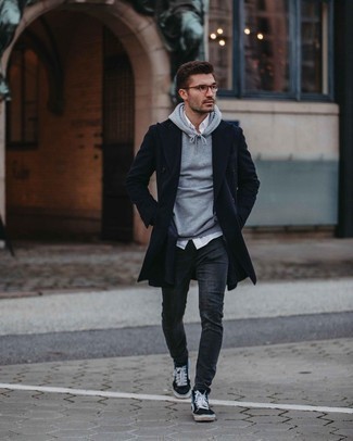 Comment porter des chaussures imprimées pour un style decontractés quand il fait frais