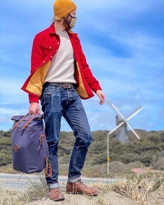 Comment porter un sac à dos pourpre