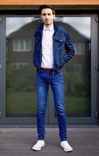 Comment porter une chemise à manches longues à carreaux pourpre