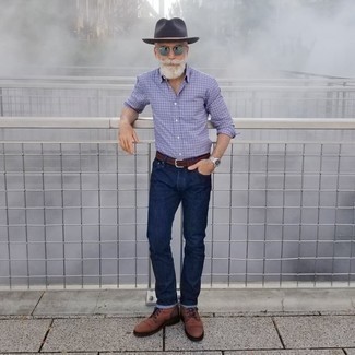 Comment porter une chemise à manches longues à carreaux pourpre