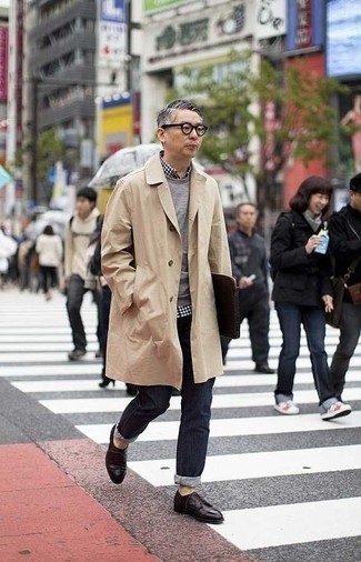 Comment porter un imperméable après 50 ans