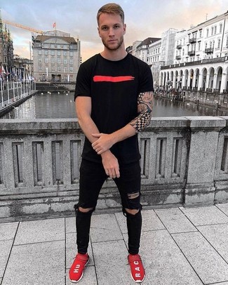 Comment porter des chaussures de sport rouge et noir