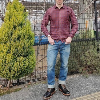 Comment porter une chemise à manches longues en vichy rouge et blanc