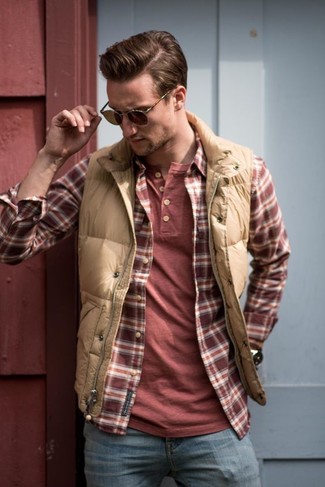 Comment porter une chemise à manches longues écossaise rouge et blanc