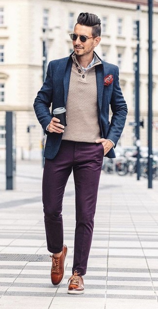 Comment porter une pochette de costume imprimée rouge et blanc en automne