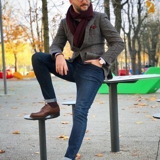 Comment porter une pochette de costume imprimée rouge et blanc en automne