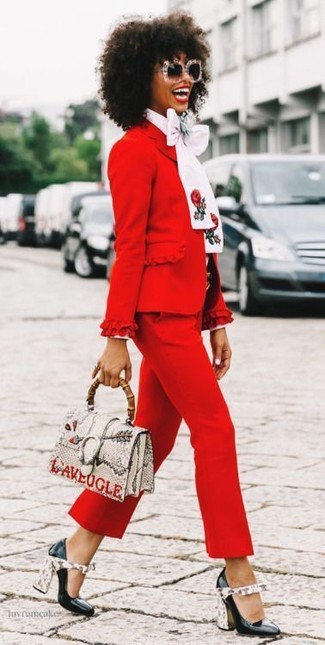 Comment porter un blazer rouge