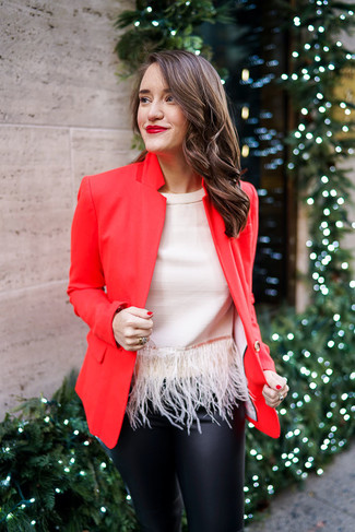 Comment porter un blazer rouge à 20 ans