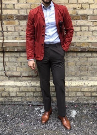 Comment porter un blazer rouge pour un style elégantes