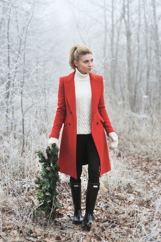 Comment porter un manteau rouge au printemps