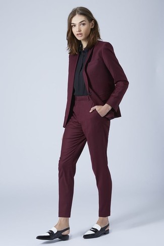 Comment porter un pantalon de costume rouge