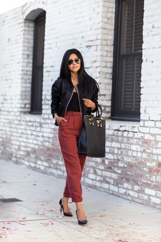 Comment porter un pantalon de costume rouge