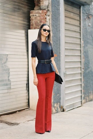 Comment porter un pantalon de costume rouge