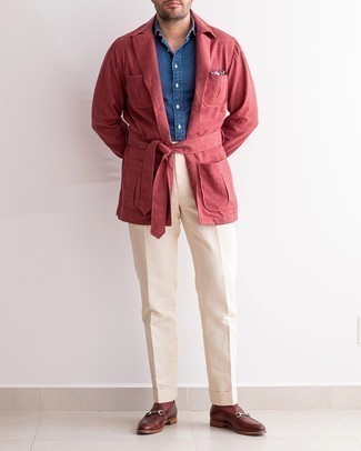 Comment porter une veste style militaire rouge
