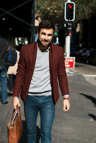Comment porter une veste rouge pour un style chic decontractés quand il fait chaud
