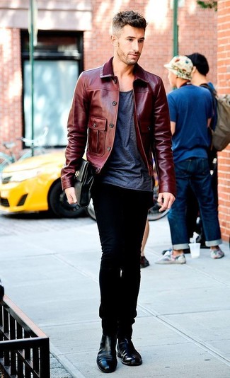 Comment porter une veste rouge pour un style chic decontractés quand il fait chaud