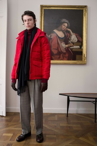 Comment porter une veste rouge pour un style chic decontractés quand il fait froid