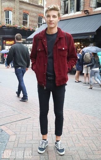 Comment porter une veste rouge à l'adolescence