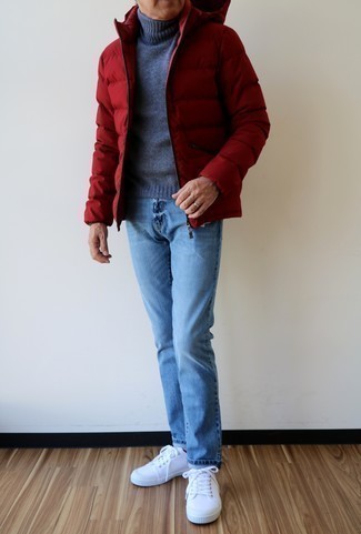 Comment porter une veste rouge pour un style chic decontractés quand il fait froid