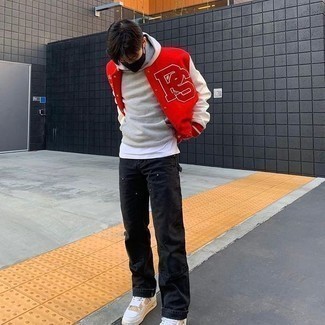 Comment porter une veste rouge à l'adolescence