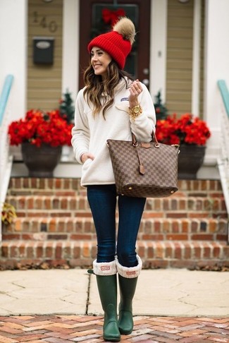 Comment porter un bonnet en tricot rouge